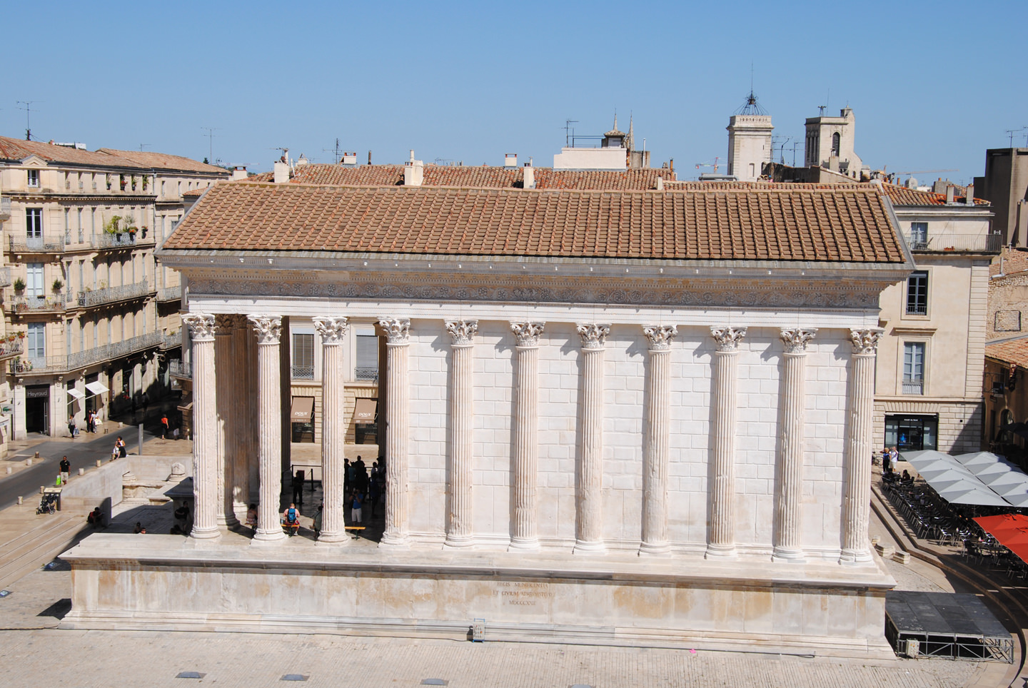 nimes-maison-carree
